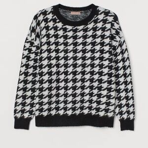 H&M Houndstooth Sweater. Size xsmall